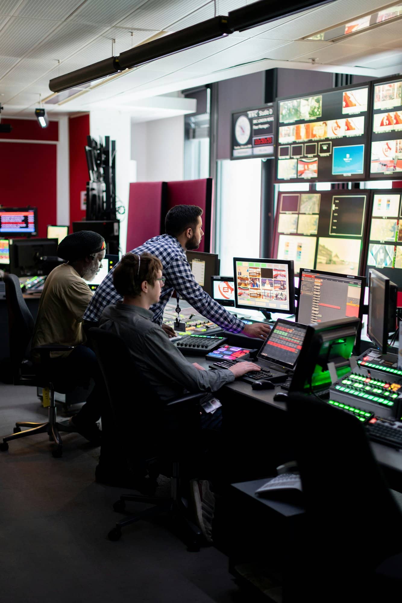 IT support technician monitoring managed services dashboard
